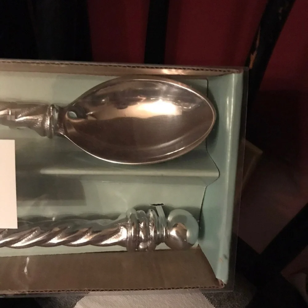 Mariposa metal salad serving set